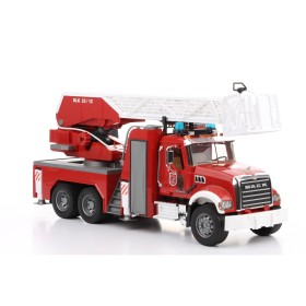 BRUDER 02821 MACK STRAŻ POŻARNA Z POMPĄ, DRABINĄ I MODUŁEM DŹWIĘKOWYM