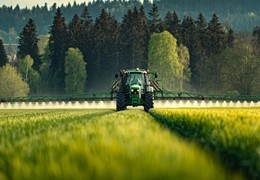Nawożenie dolistne zbóż w maju - mikroelementy, które decydują o plonie ziarna
